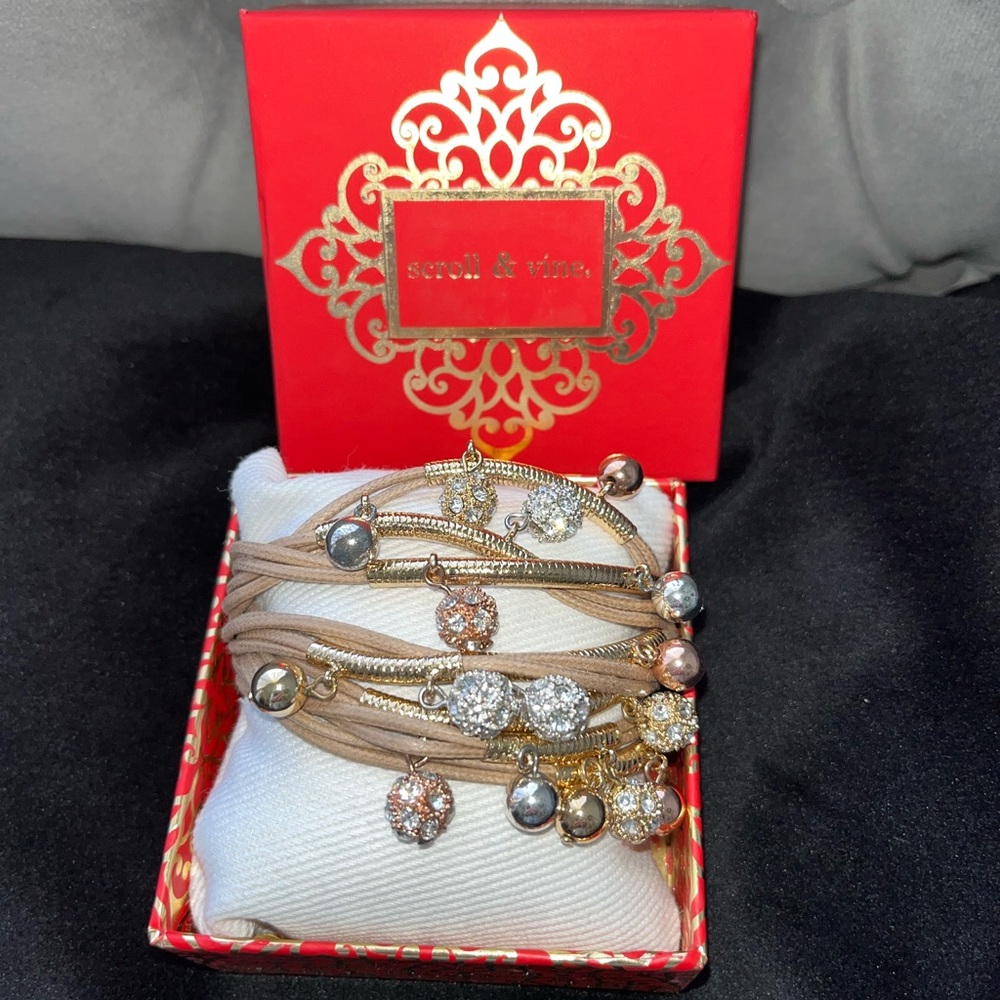 Scroll & Vine Beaded Bracelet